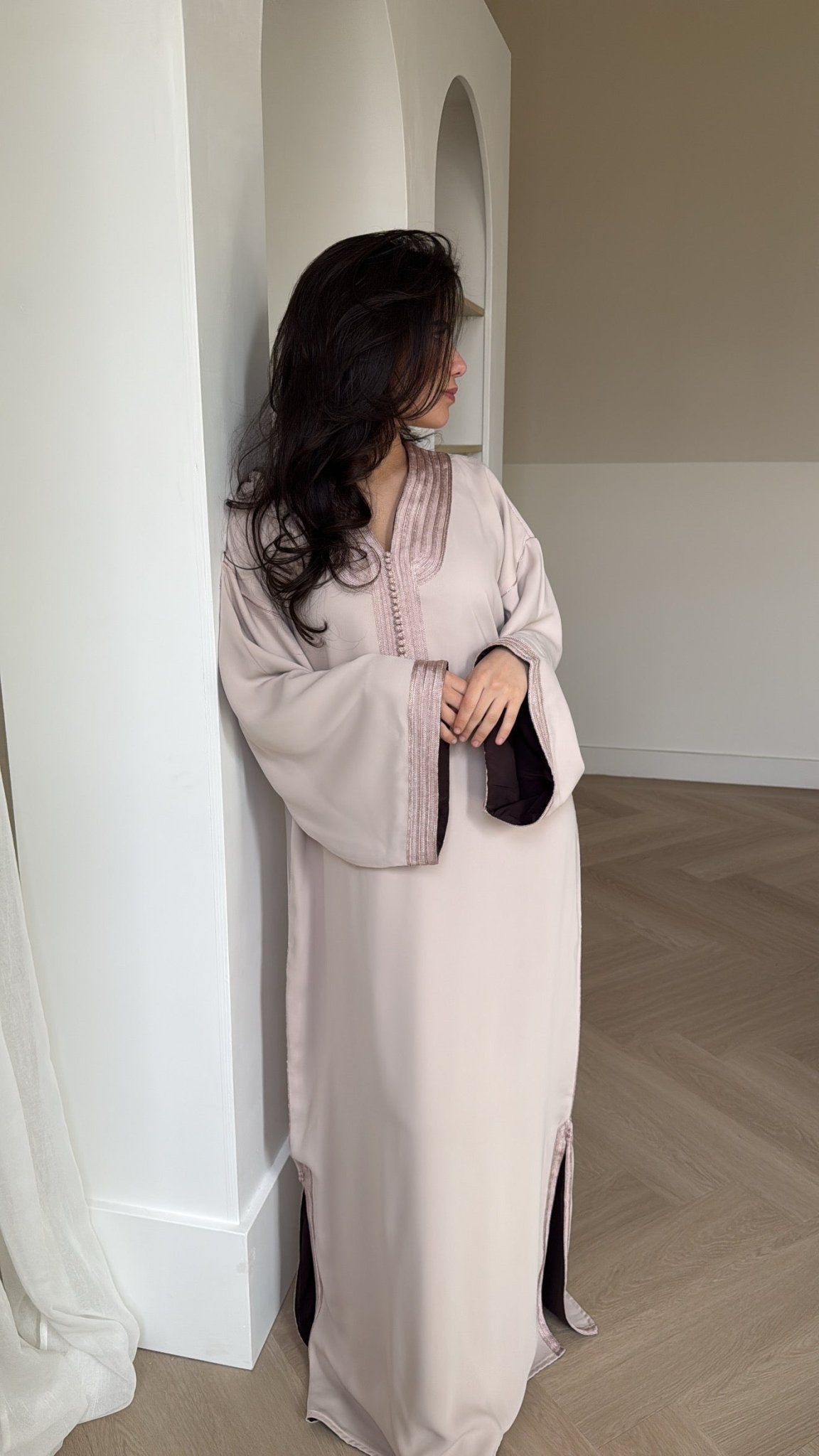 Layaan Qaftan –  Beige x Brown