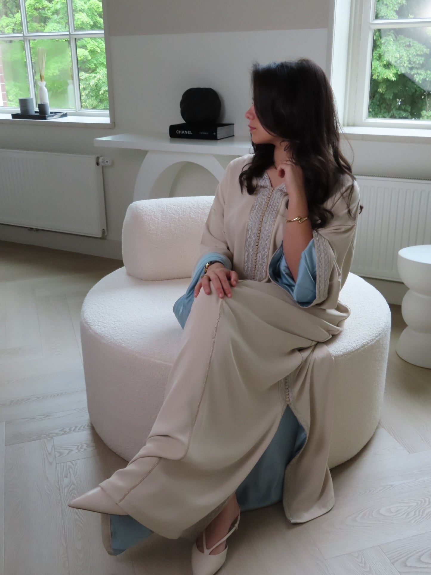 Qaftan Amira – Beige x Blue Edition