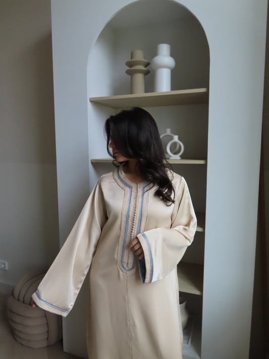 Qaftan Inés – Beige x Blue Edition