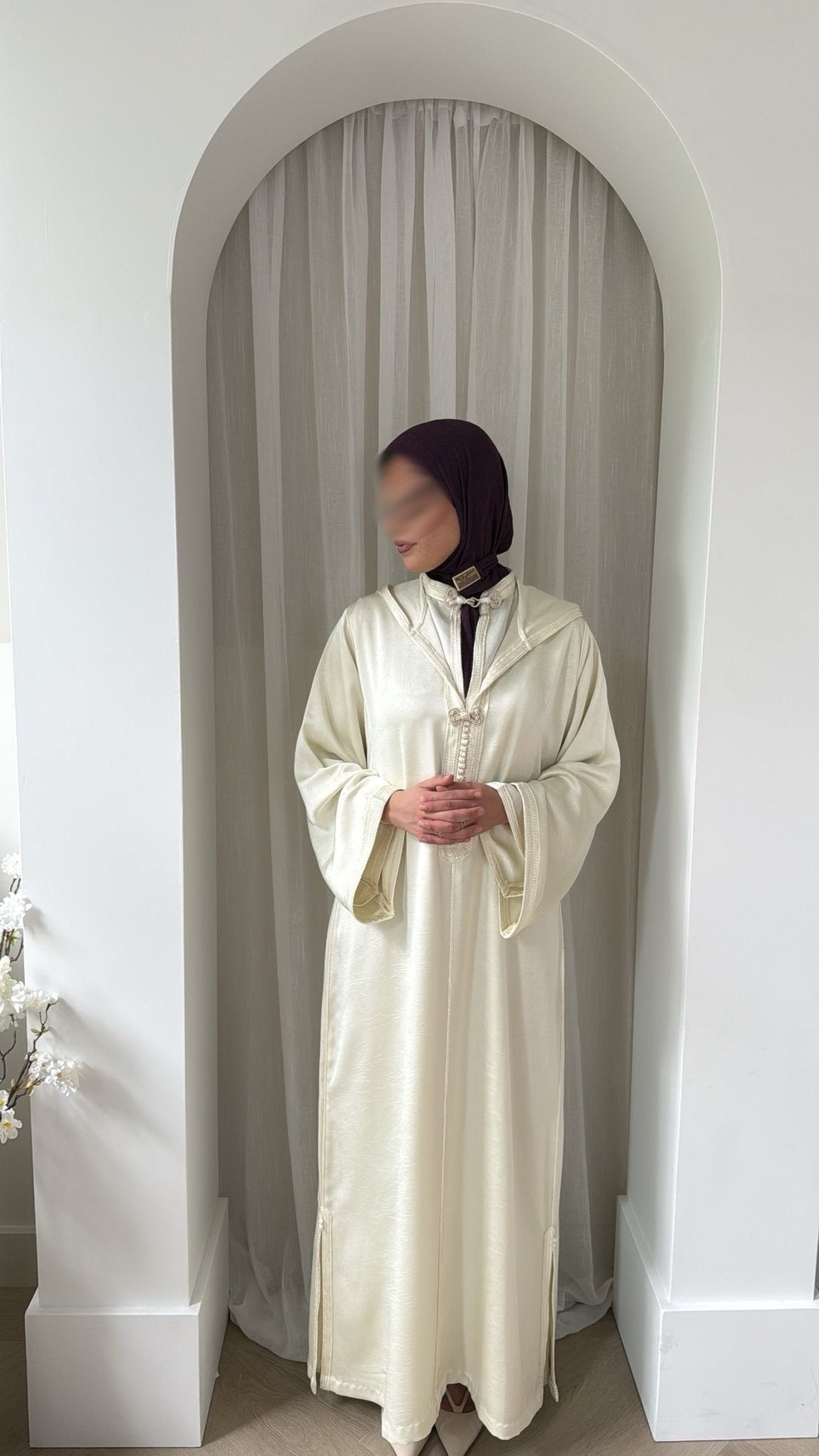 Nooré Two-Piece Jellaba x Jacquard Satin x Soft Ecru