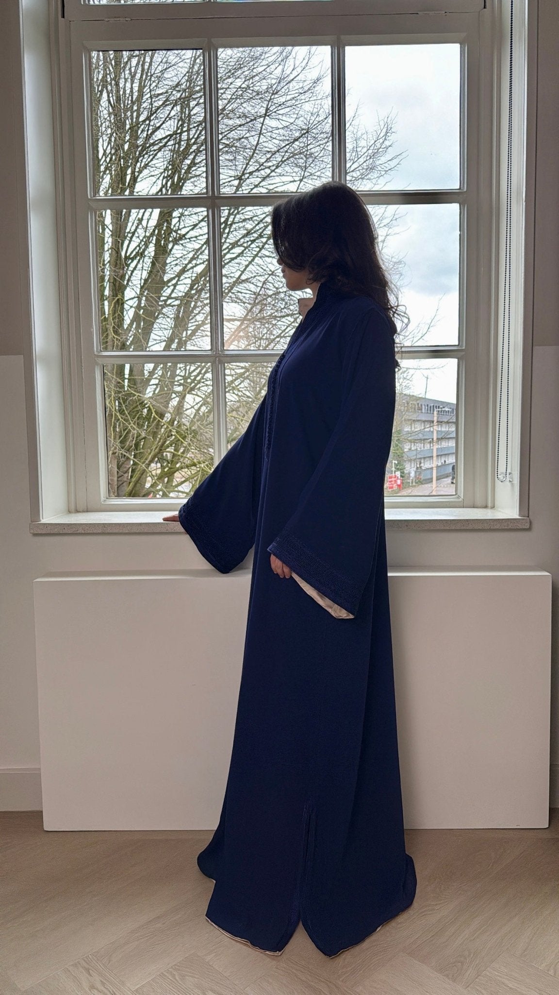 Yara Caftan – Dark Blue x Cream