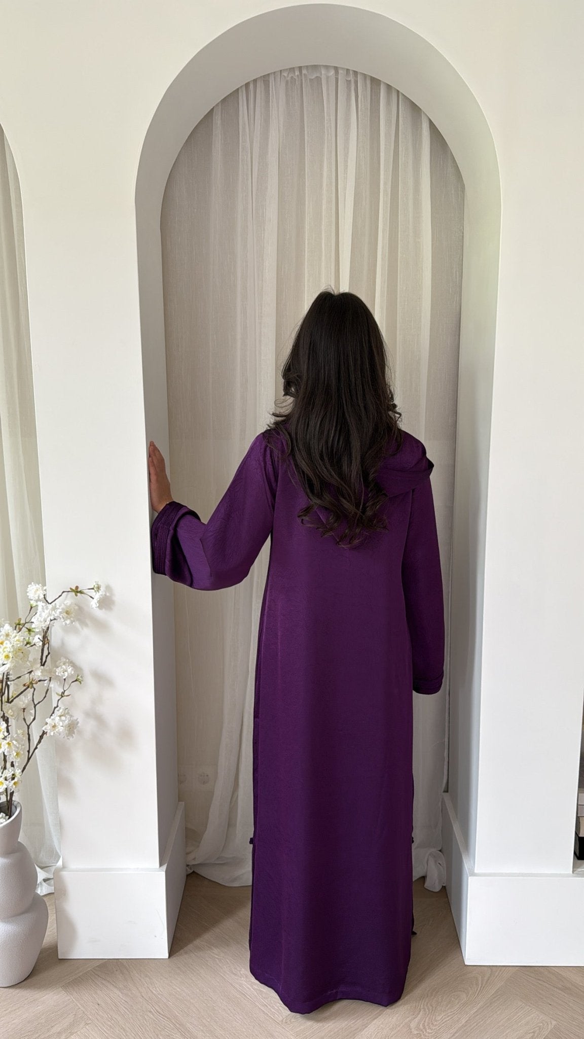 Noorè Two-Piece Jellaba x Jacquard Satin x Plum