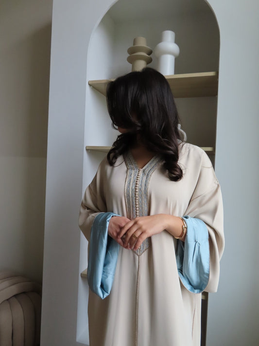 Qaftan Amira – Beige x Blue Edition