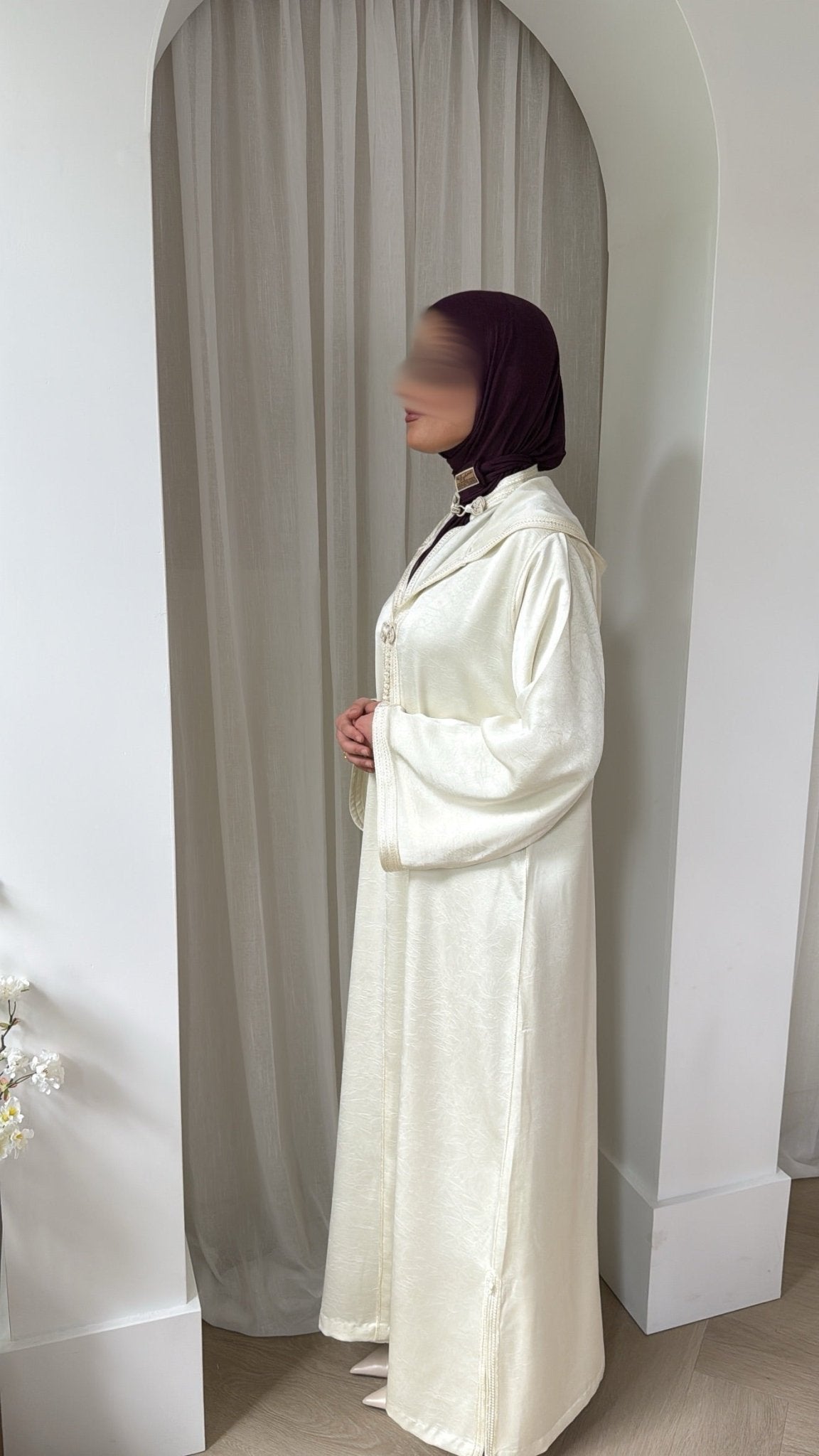 Nooré Two-Piece Jellaba x Jacquard Satin x Soft Ecru