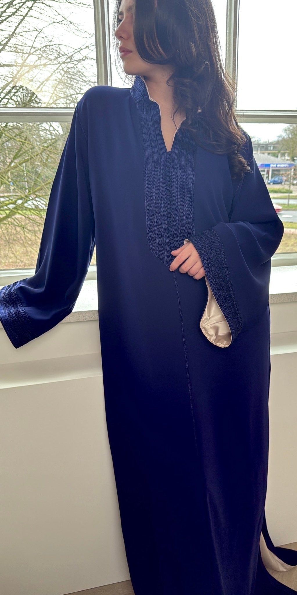 Yara Caftan – Dark Blue x Cream