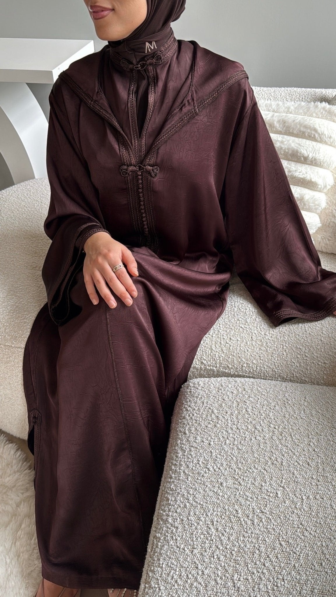 Nooré Two-Piece Jellaba – Jacquard Satin Brown